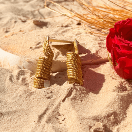 Boucles d'Oreilles "Tourbillon Solaire" – Or Végétal et Design Ajouré